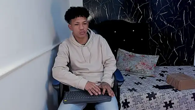 carlos alber12 online show from 11/05/25, 03:23