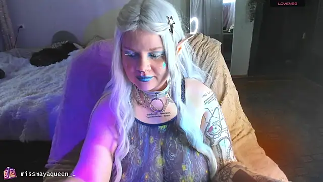 Snapshot of missmayaqueen chatting on 07/16/26, 12:33 missmayaqueen online show from 07/16/26, 12:33