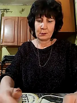Snapshot of Laura_Kiss chatting on 03/08/25, 07:53 Laura Kiss online show from 03/08/25, 07:53