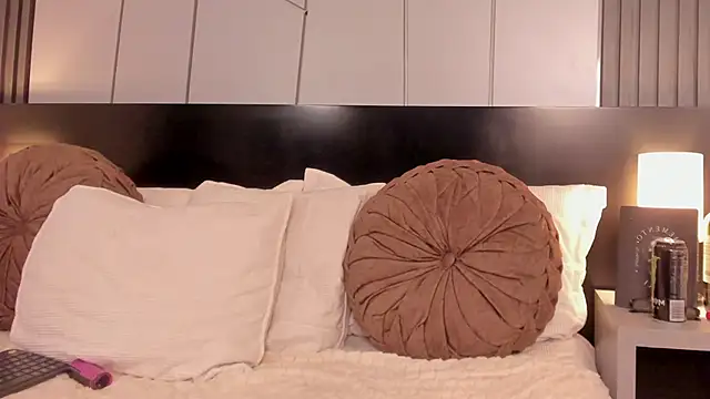 fiorella paris online show from 09/28/25, 08:14