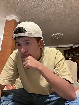 Snapshot of sebaxx8_ chatting on 02/24/25, 01:46 sebaxx8 online show from 02/24/25, 01:46