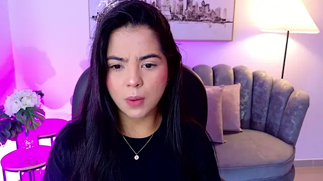 Layla Breezee online show from 05/01/26, 11:59