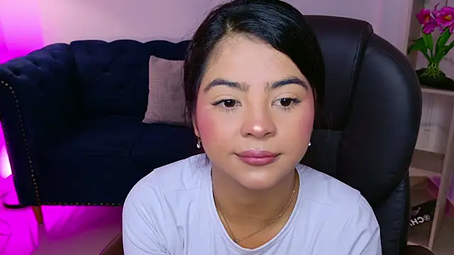 Layla Breezee online show from 05/08/26, 10:31