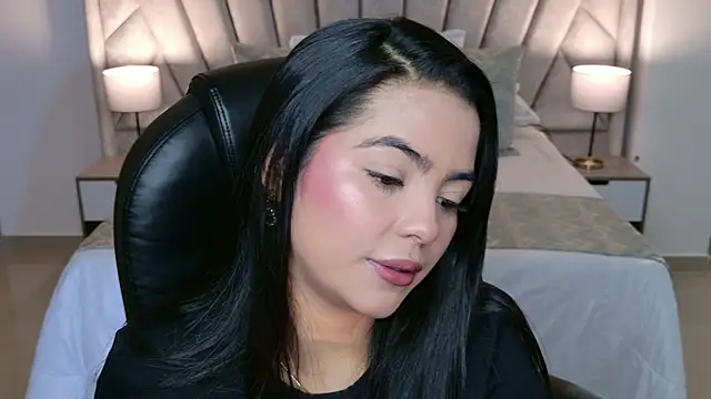 Snapshot of Layla_Breezee chatting on 07/10/26, 11:57 Layla Breezee online show from 07/10/26, 11:57