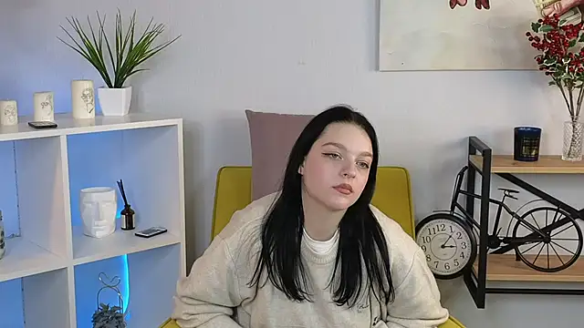 Snapshot of GladysHewell chatting on 01/21/25, 12:18 GladysHewell online show from 01/21/25, 12:18