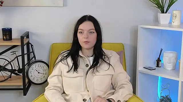 Snapshot of GladysHewell chatting on 01/22/25, 10:50 GladysHewell online show from 01/22/25, 10:50