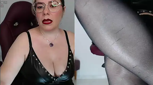 Snapshot of Frida_1982 chatting on 02/10/25, 10:51 Frida 1982 online show from 02/10/25, 10:51