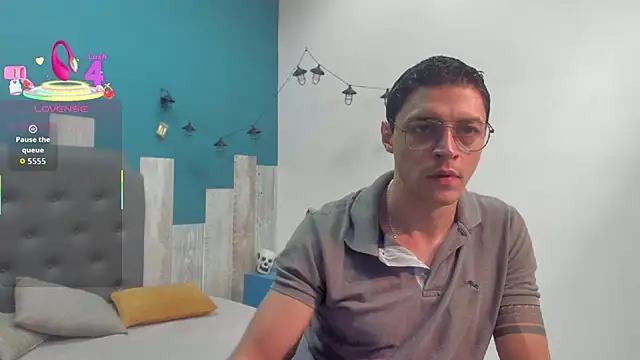 Frank Millers online show from 10/15/25, 07:36