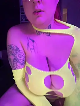 it is spicy online show from 02/06/25, 12:43