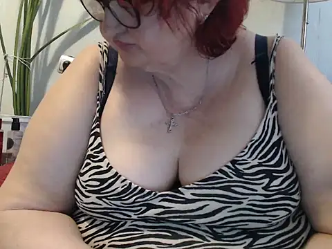 Snapshot of DeniseeRosea chatting on 05/14/26, 04:25 DeniseeRosea online show from 05/14/26, 04:25