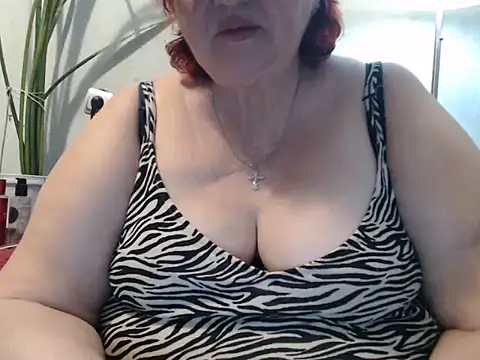 Snapshot of DeniseeRosea chatting on 05/15/26, 06:26 DeniseeRosea online show from 05/15/26, 06:26