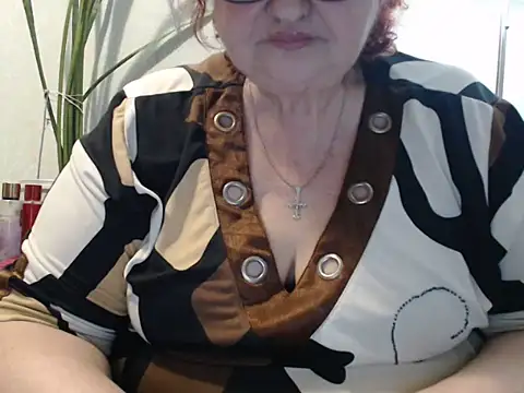 Snapshot of DeniseeRosea chatting on 05/17/26, 05:53 DeniseeRosea online show from 05/17/26, 05:53