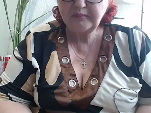 Snapshot of DeniseeRosea chatting on 05/18/26, 04:40 DeniseeRosea online show from 05/18/26, 04:40