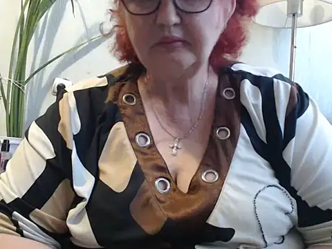Snapshot of DeniseeRosea chatting on 05/22/26, 12:11 DeniseeRosea online show from 05/22/26, 12:11