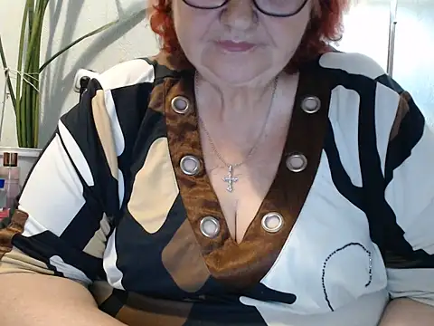 Snapshot of DeniseeRosea chatting on 06/20/26, 10:34 DeniseeRosea online show from 06/20/26, 10:34