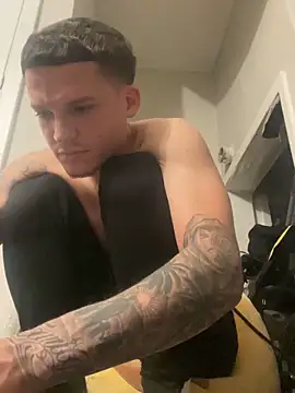 Snapshot of icastronjdkk chatting on 01/21/25, 06:11 icastronjdkk online show from 01/21/25, 06:11