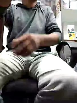 Snapshot of RaviRoy2326 chatting on 02/02/25, 01:19 RaviRoy2326 online show from 02/02/25, 01:19