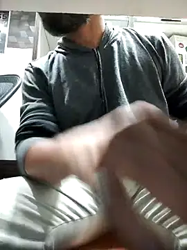 Snapshot of RaviRoy2326 chatting on 02/02/25, 05:04 RaviRoy2326 online show from 02/02/25, 05:04