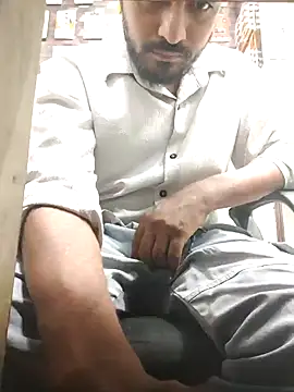 Snapshot of RaviRoy2326 chatting on 02/13/25, 02:20 RaviRoy2326 online show from 02/13/25, 02:20