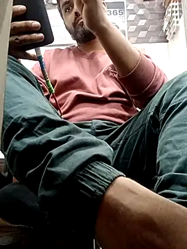 Snapshot of RaviRoy2326 chatting on 02/27/25, 02:32 RaviRoy2326 online show from 02/27/25, 02:32