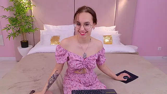 SandraTucker online show from 02/23/25, 06:07