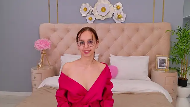 SandraTucker online show from 03/01/25, 09:18