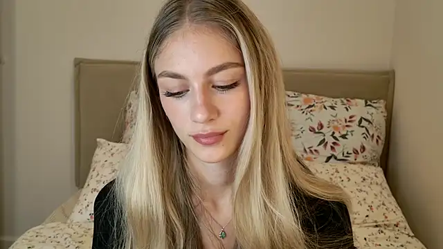 Snapshot of GabriellaOlsen chatting on 09/17/25, 10:28 GabriellaOlsen online show from 09/17/25, 10:28