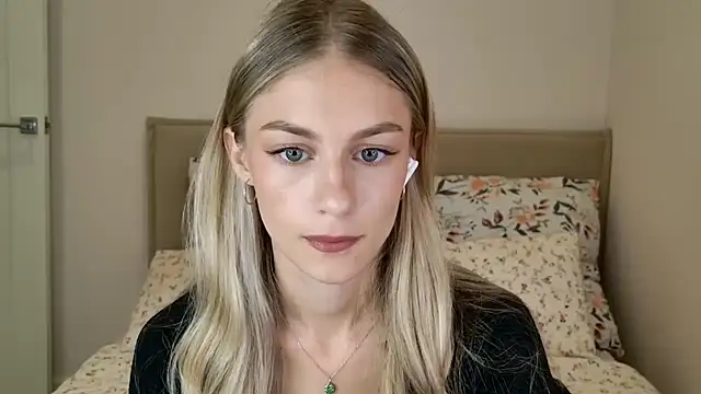 Snapshot of GabriellaOlsen chatting on 09/19/25, 11:11 GabriellaOlsen online show from 09/19/25, 11:11