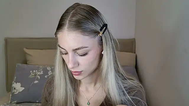 Snapshot of GabriellaOlsen chatting on 10/14/25, 11:44 GabriellaOlsen online show from 10/14/25, 11:44