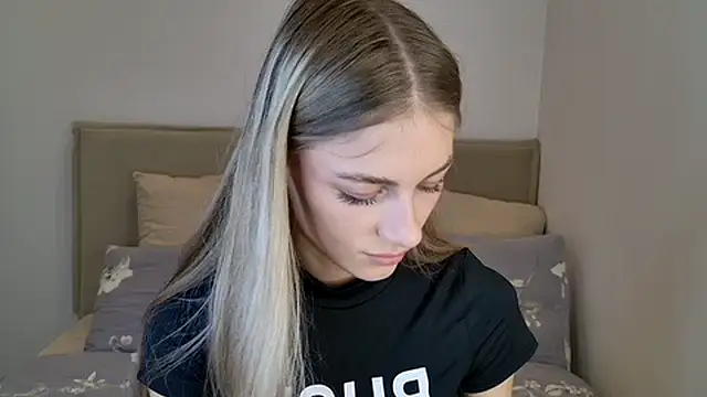 Snapshot of GabriellaOlsen chatting on 10/19/25, 10:38 GabriellaOlsen online show from 10/19/25, 10:38