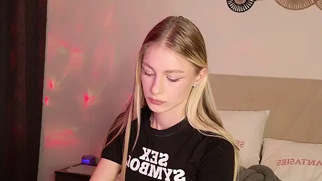 GabriellaOlsen online show from 03/19/26, 04:44