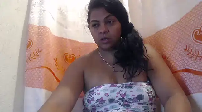 Snapshot of Brunette_Scarleth09 chatting on 03/04/25, 07:01 Brunette Scarleth09 online show from 03/04/25, 07:01