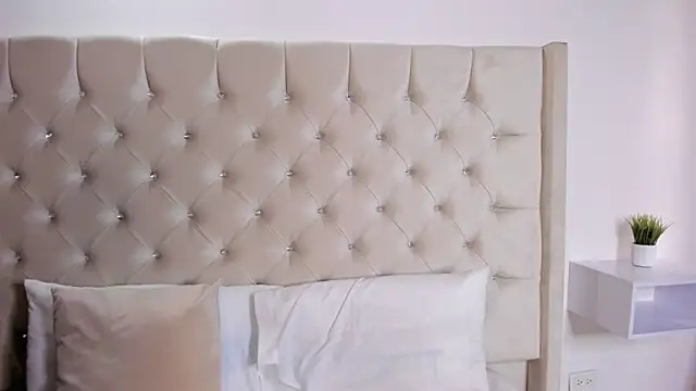 bella bloomg online show from 03/14/25, 10:38