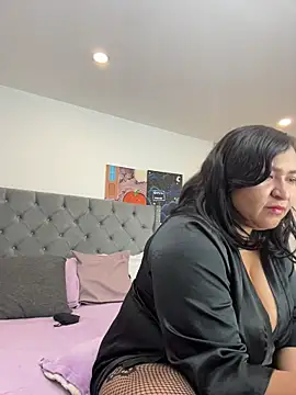 KarlaWild online show from 10/30/25, 05:57