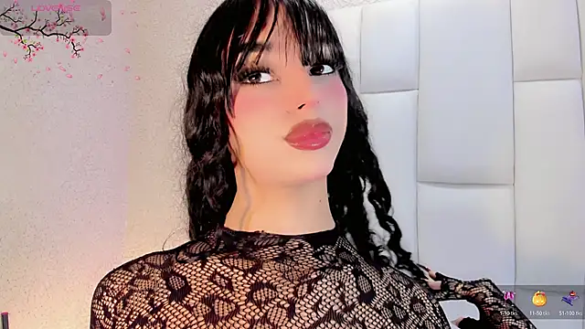 Angeles Busst online show from 11/30/25, 08:24