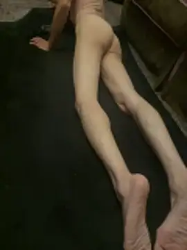 aebaleek2505 online show from 03/10/26, 08:36