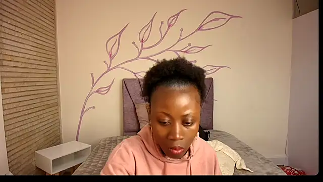 Snapshot of Sara_Naugty chatting on 02/15/25, 12:11 Sara Naugty online show from 02/15/25, 12:11