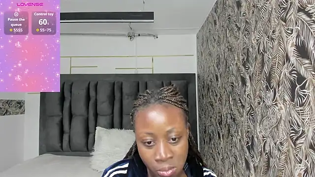 Snapshot of Sara_Naugty chatting on 09/17/25, 07:26 Sara Naugty online show from 09/17/25, 07:26