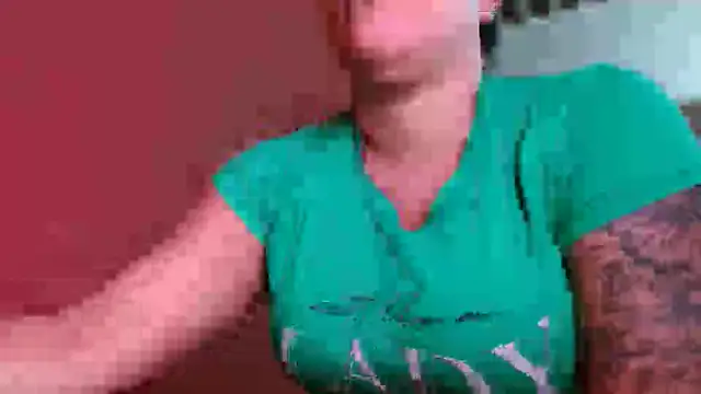 Snapshot of Tammyymilf chatting on 10/10/25, 01:26 Tammyymilf online show from 10/10/25, 01:26