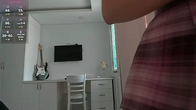 Snapshot of Yuki_miiii chatting on 09/29/25, 02:16 Yuki miiii online show from 09/29/25, 02:16