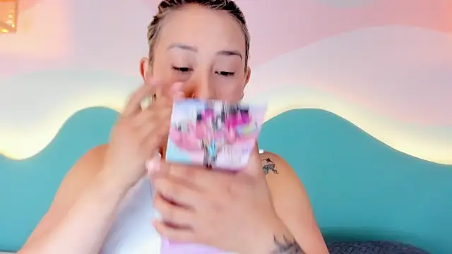 Lannajansen online show from 11/24/25, 01:11