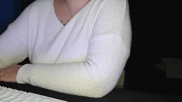 bunnyfox420 online show from 11/20/25, 06:40