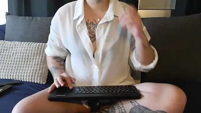 bunnyfox420 online show from 03/25/26, 05:19