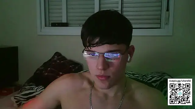 vitorsafado19 online show from 09/15/25, 01:38