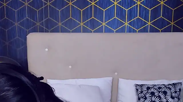 ValeryBlakes online show from 10/16/25, 06:20