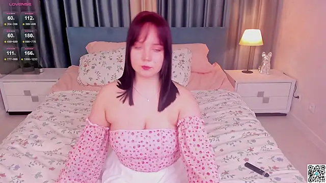 Snapshot of maya_suun chatting on 03/10/25, 08:26 maya suun online show from 03/10/25, 08:26