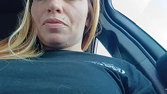 Snapshot of barbieinbondage7 chatting on 06/27/26, 02:23 barbieinbondage7 online show from 06/27/26, 02:23