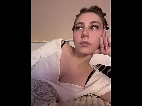 Molli Luv online show from 11/10/25, 08:30