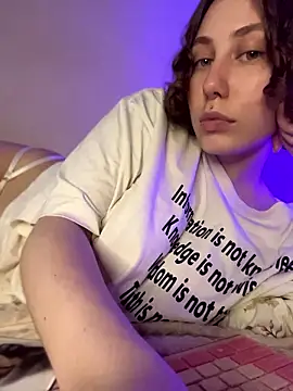 Snapshot of Molli_Luv chatting on 07/09/26, 01:26 Molli Luv online show from 07/09/26, 01:26