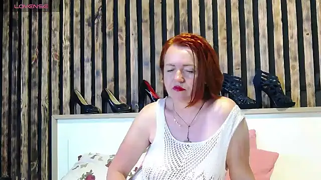 Snapshot of Alis_Lovi chatting on 06/23/26, 10:30 Alis Lovi online show from 06/23/26, 10:30